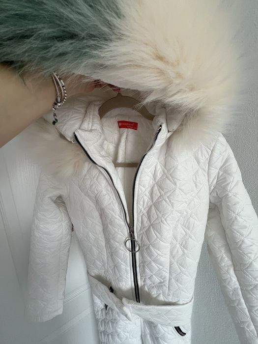 Salopetă schi/apres-ski albă Atmosphere S (36) cu blană alb-verde detașabilă potrivita XS