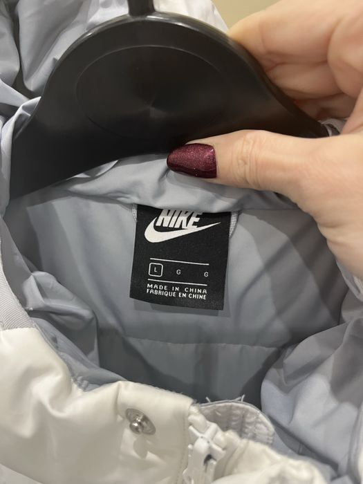 Оригинално мъжко яке Nike ( дължина под коляното )