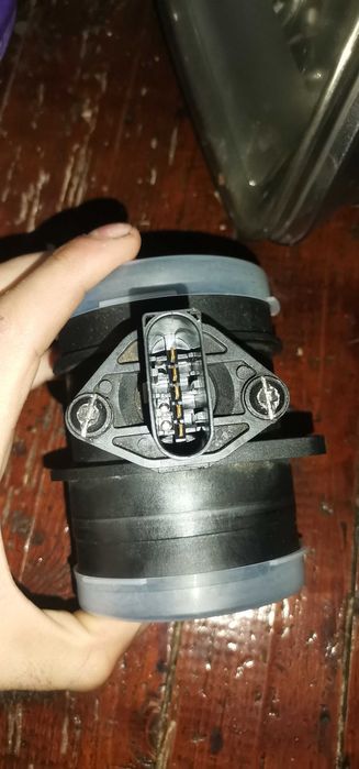 Дебитометър от пасат б6 2тди bkp