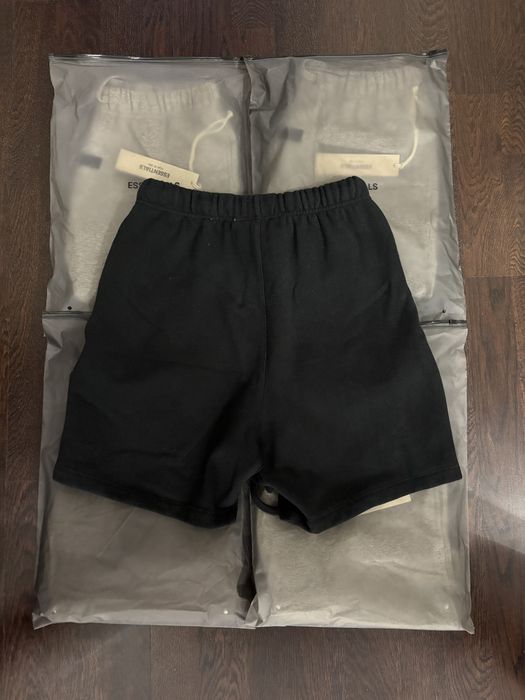 Pantaloni scurti essentials