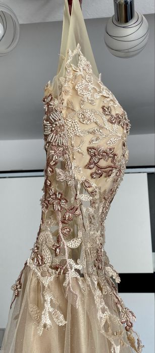 Продавам бална рокля