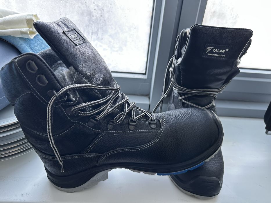 Продам спецобувь