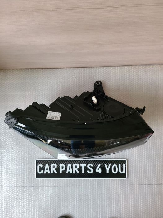 Фар десен Skoda Enyaq Перфектен