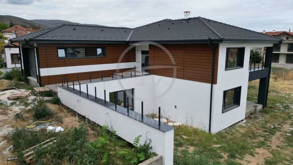 Продава се Къща в с. Първенец, Област Пловдив - 450 кв.м за 812 €/кв.м - Снимка #4