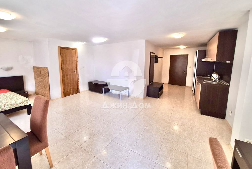 Продава се Едностаен апартамент в Свети Влас - 75 кв.м за 1000 €/кв.м - Снимка #1