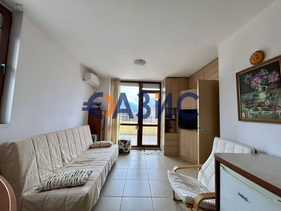 Продава се Двустаен апартамент в к.к. Слънчев бряг - 118 кв.м за 385 €/кв.м - Снимка #2