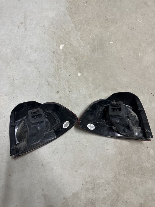 Stop stanga/ dreapta haion si aripa VW Golf 6 cod 5K0945095M