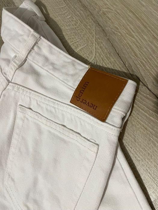 Дамски бели дънки