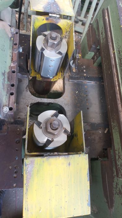 Четиристранка с 8 глави ширина 400мм.височина 150мм