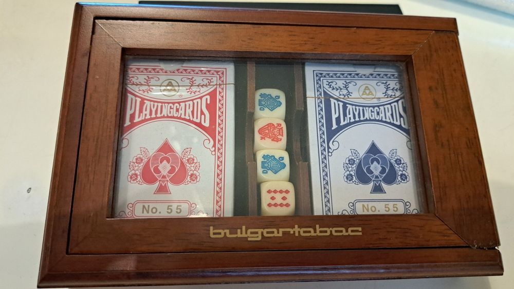 Карти за игра и зарове