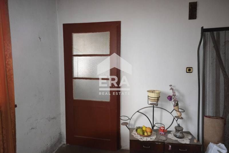 Продава се Етаж от къща в Хасково, Тракийски - 81 кв.м за 850 €/кв.м - Снимка #4