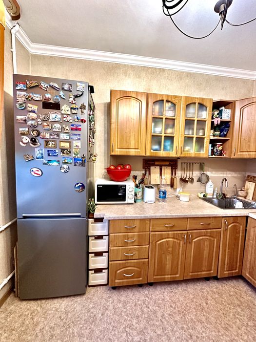 Продам 4 - комт. по улице Татимбета 5