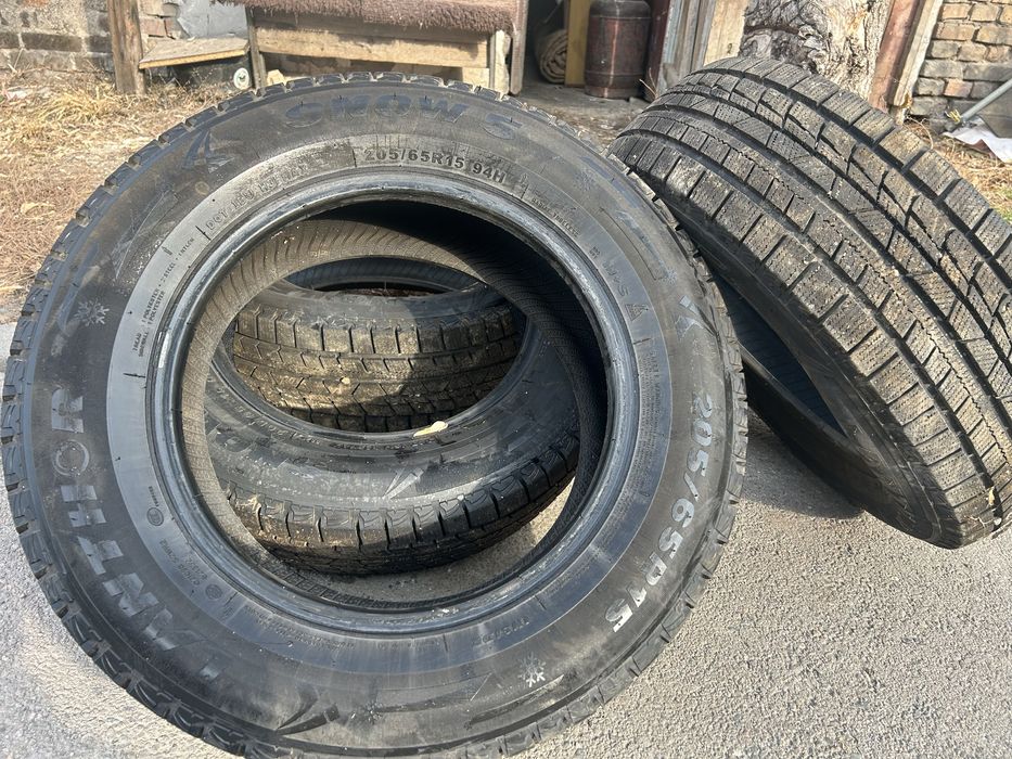 Продам шины комплект