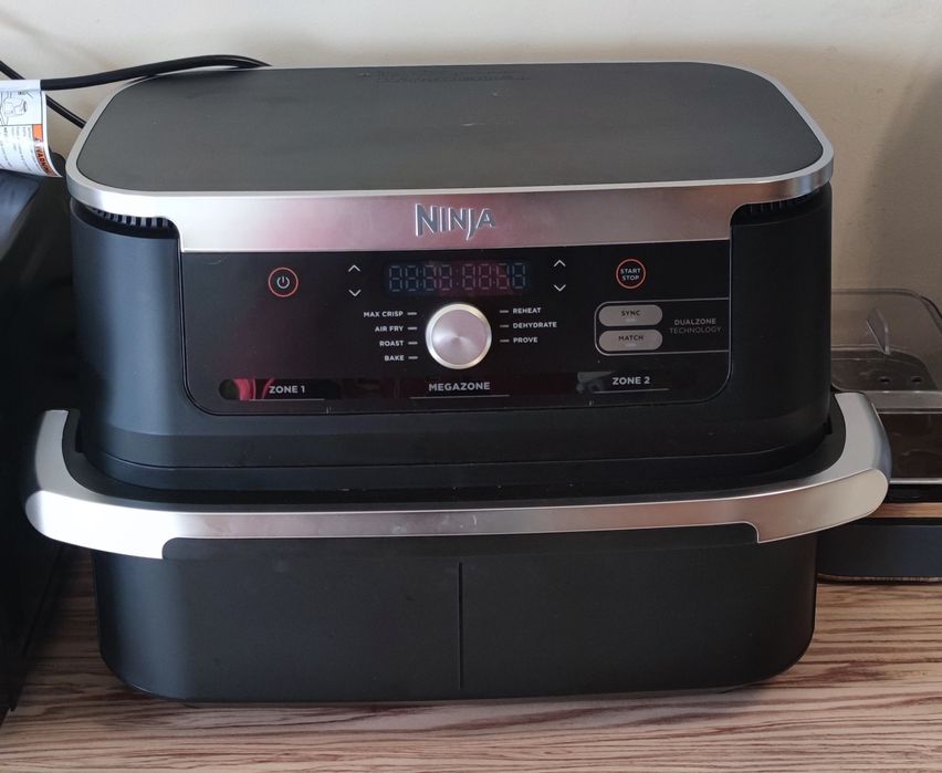 Ninja Foodi air fryer 10.4 литра + аксесоари