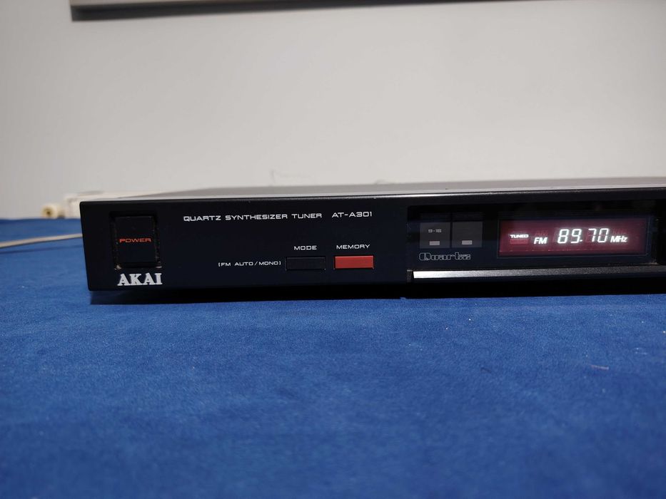 AKAI AT-A301 Quartz Synthesizer Tuner, tuner radio digital