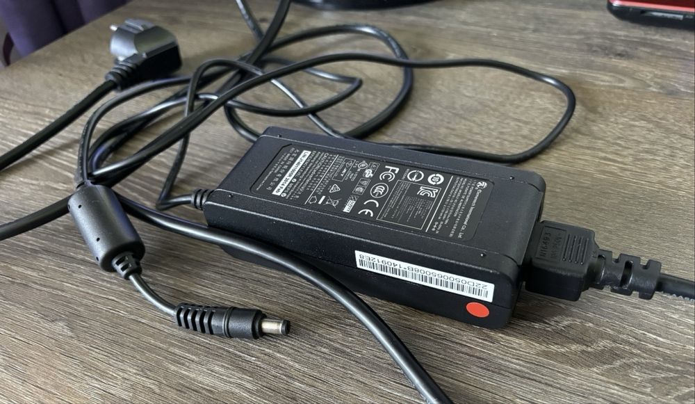Alimentator Elementech Au-799 NOU Incarcator 4A 48W Sursa Universala