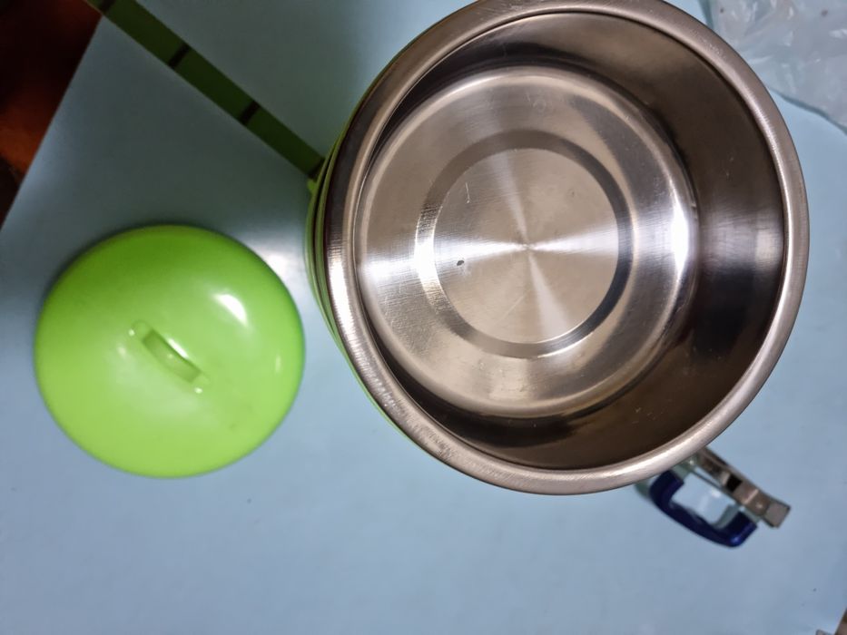 Продаётся контейнер складной для горячих блюд и холодных