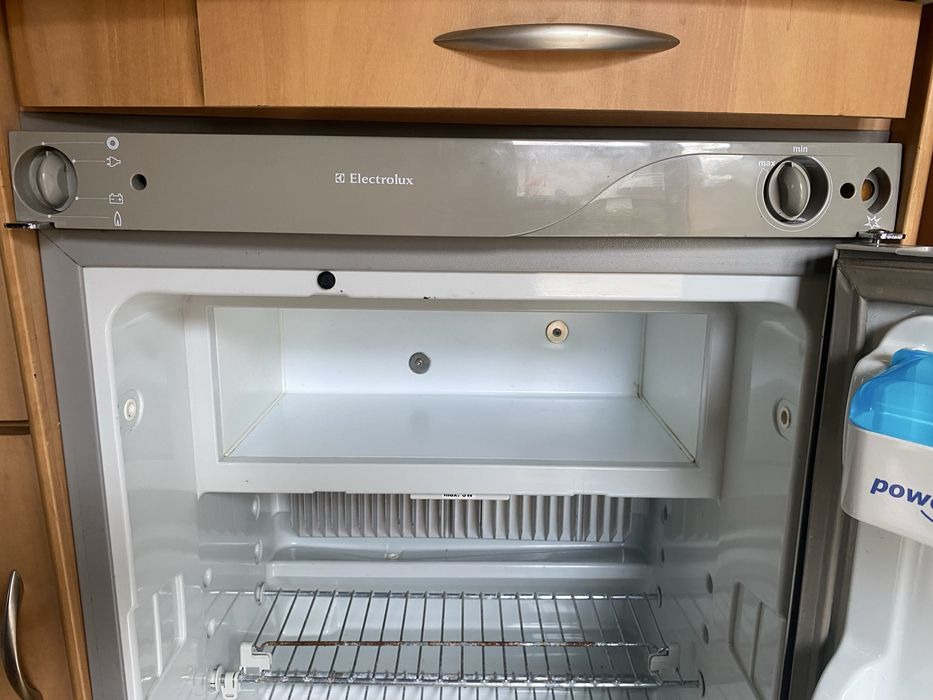 Frigider electrolux rulota swift