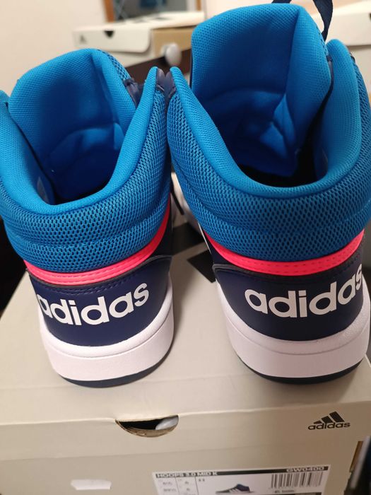 Дамски кожени кецове Адидас