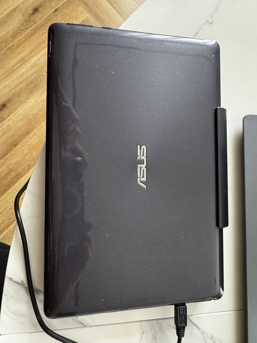 Ноутбук планшет Asus
