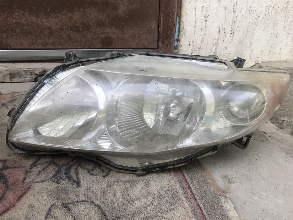 Продам фары Тойота каролла