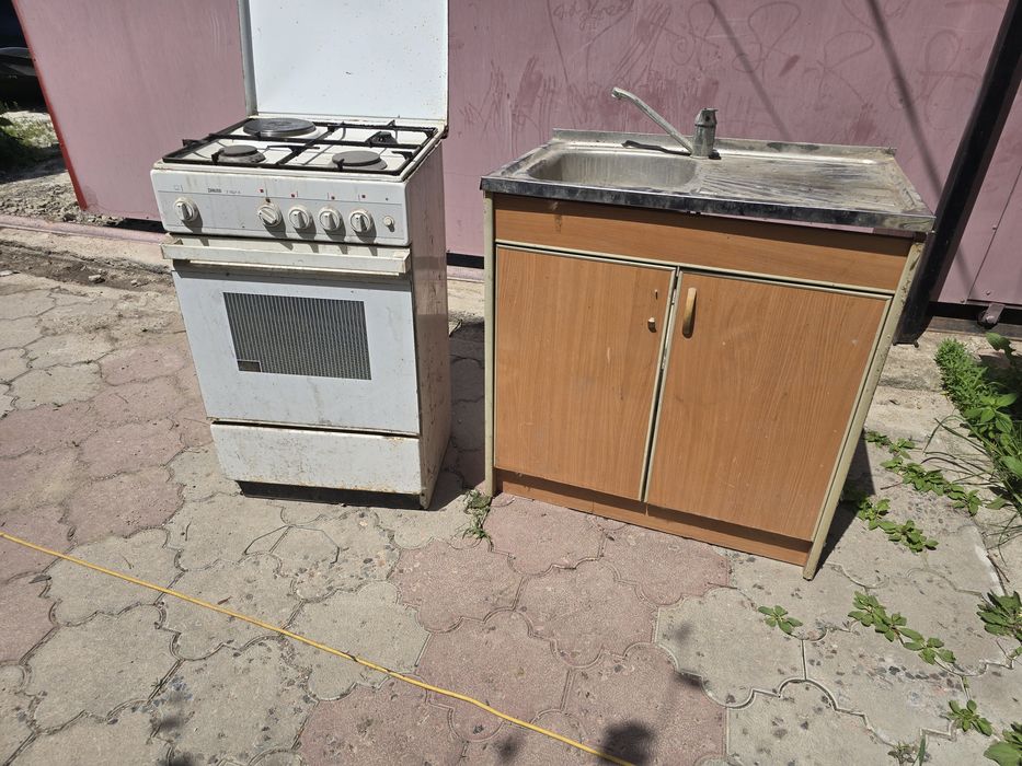 Продам газ плиту и раковину