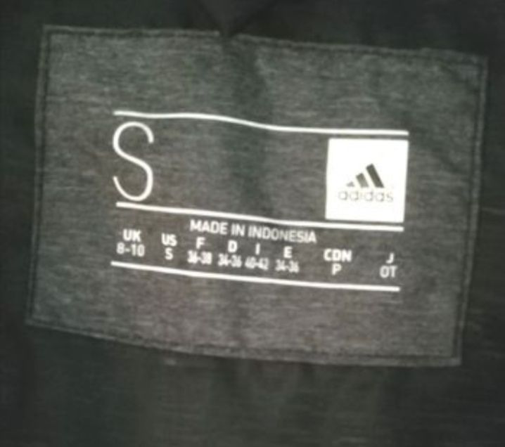 Продам куртку adidas оригинал.