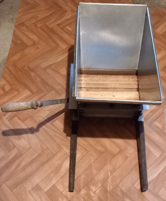 Гроздомелачка ръчна