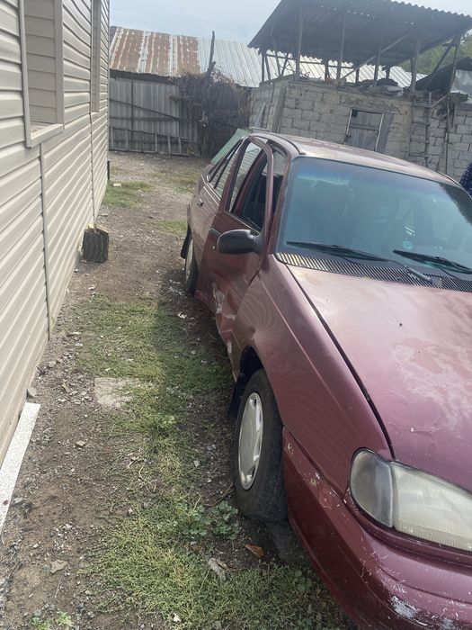 Автомобиль Daewoo Racer