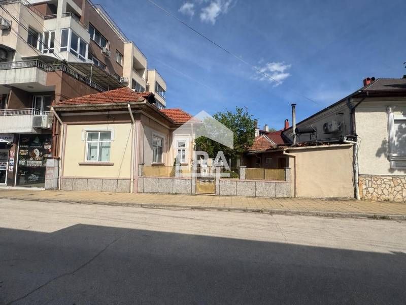 ЕКСКЛУЗИВНО! ЕРА Дръстър предлага за продажба автентична градска къща