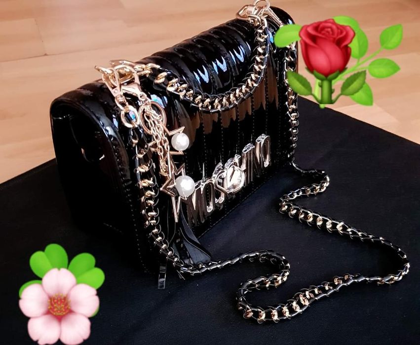 Geanta Moschino super model import Italia, logo metalic auriu