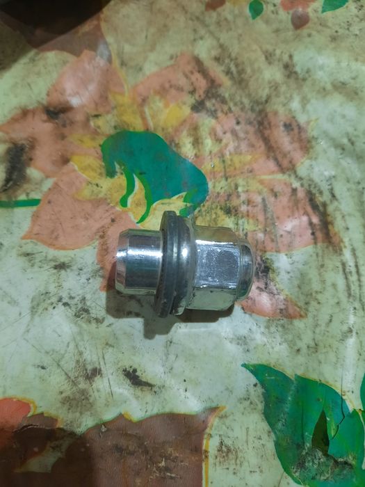 Болты и гаики замок