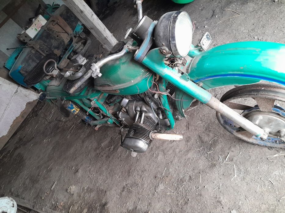 Продам мотоцикл Урал (на запчасти)