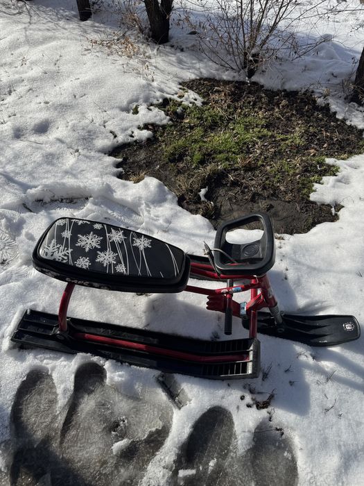 Снегокат детский бордовый цвет