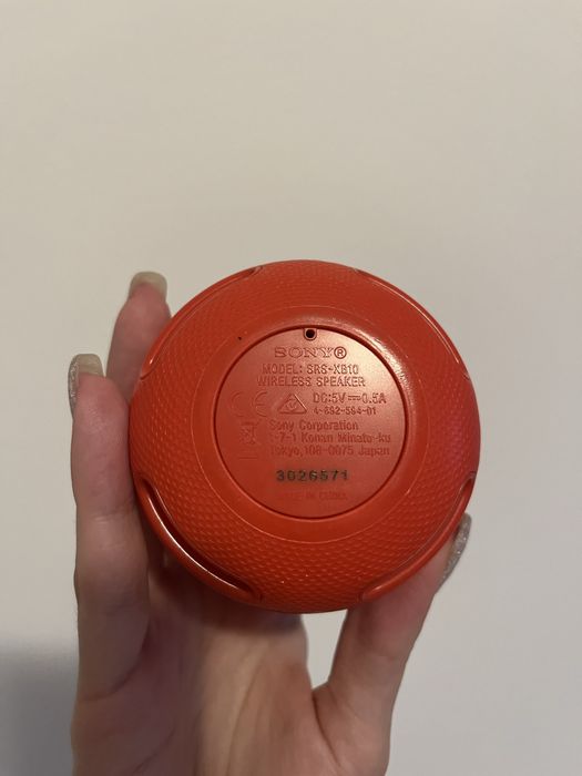 Чисто нова Sony тонколона XB10