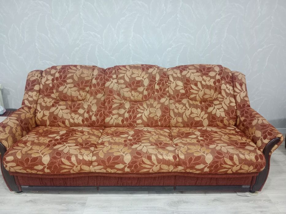 Продам диван и кресла