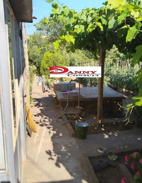 Двуетажна къща за продажба в с. Нова Върбовка - общ. Стражица