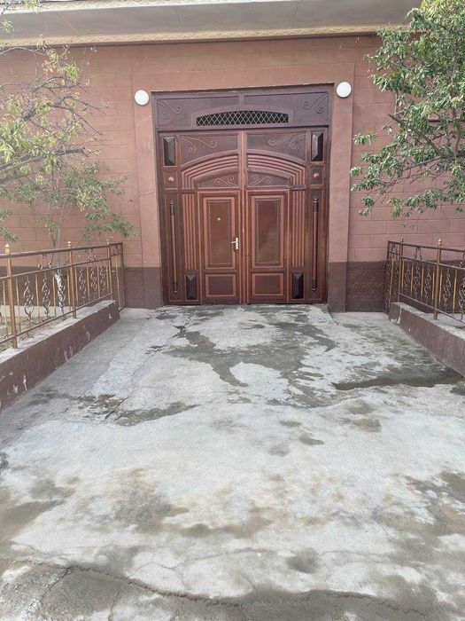 Зудлик билан ховли сотилади 6 сотих барча шароити бор яшаб турилган