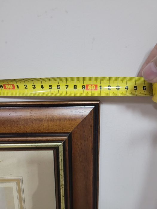 Картина в дървена рамка