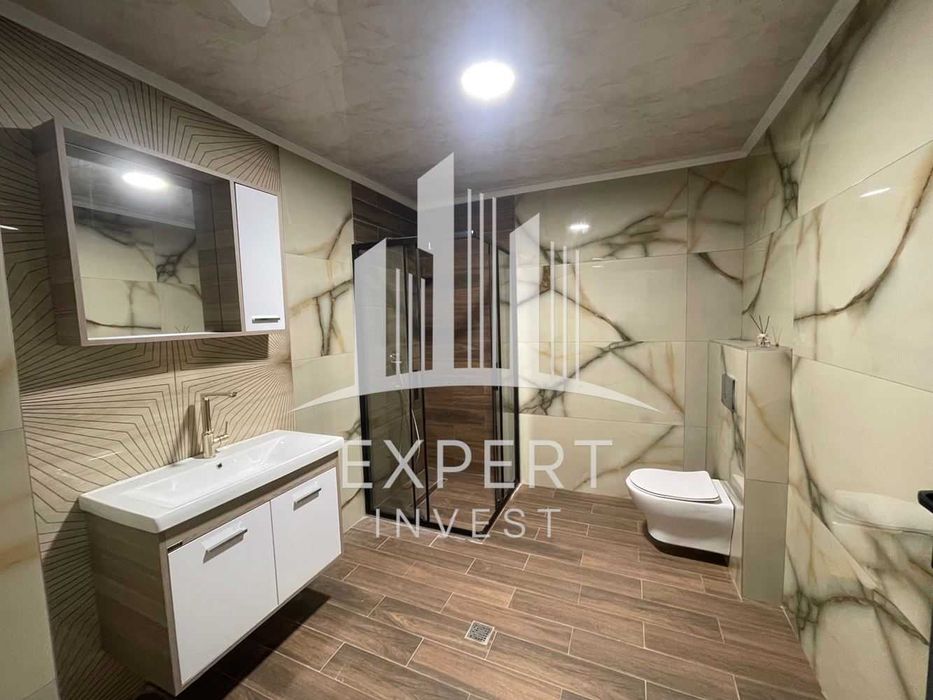 Продава се Тристаен апартамент в Варна, Цветен квартал - 155 кв.м за 1484 €/кв.м - Снимка #3