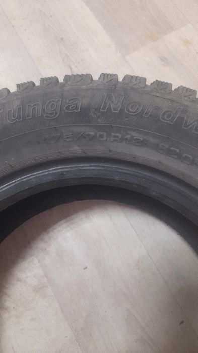 Продам шины. Зимние шыпованые.