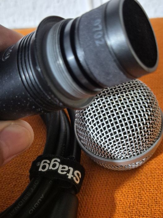 Microfon shure Model 8700 cu cablu