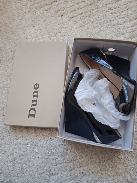 Женски обувки  Dune