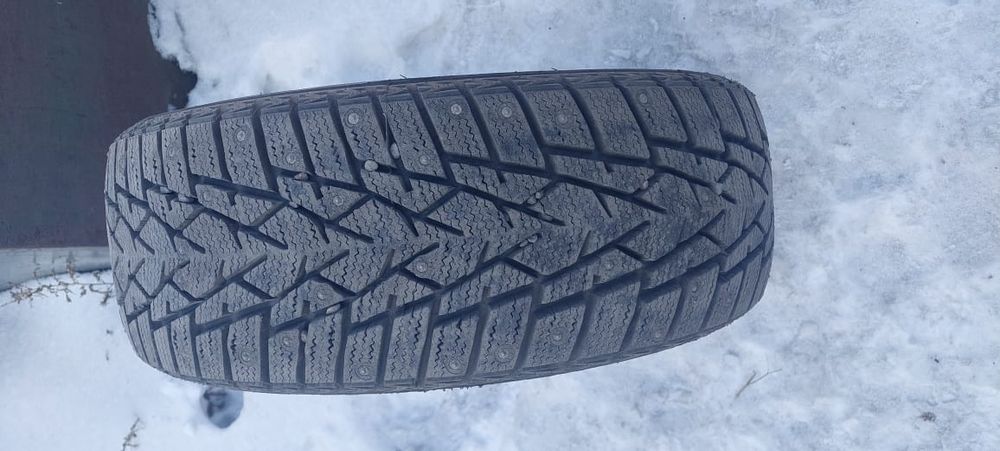 Продам зимнюю резину в отличном состоянии