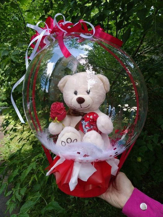 Бабл шар с подарком