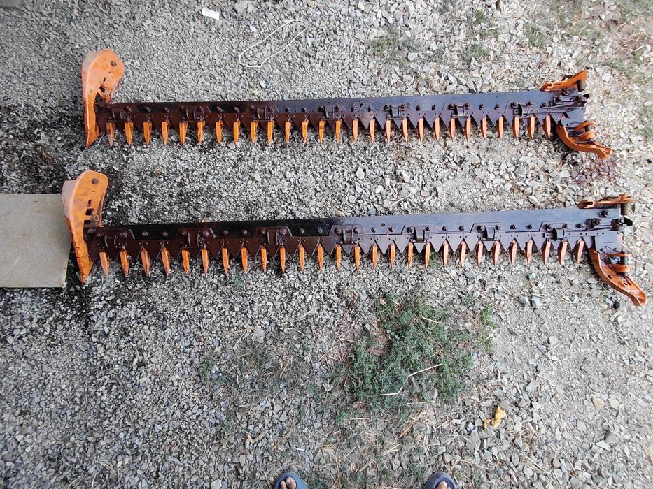 Продается сенокосилка и два новых полотна