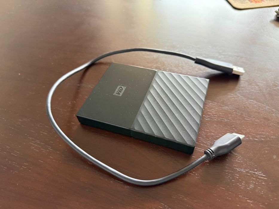 Външен хард диск Western Digital My Passport 2TB USB 3.2 Black (WDBYVG0020BBK)