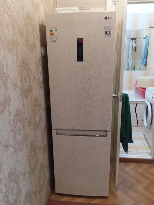 Продам холодильник