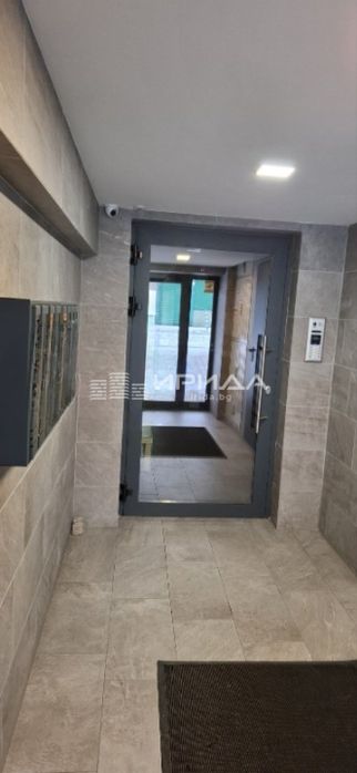 Тристаен апартамент в Центъра