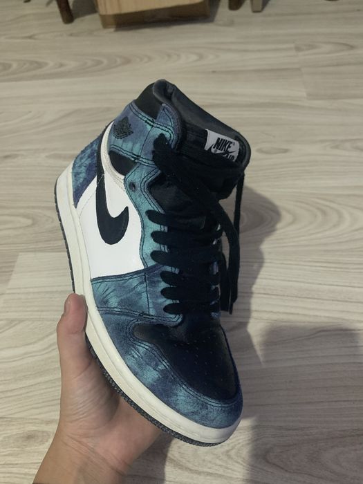 Jordan 1 high Tie-Day